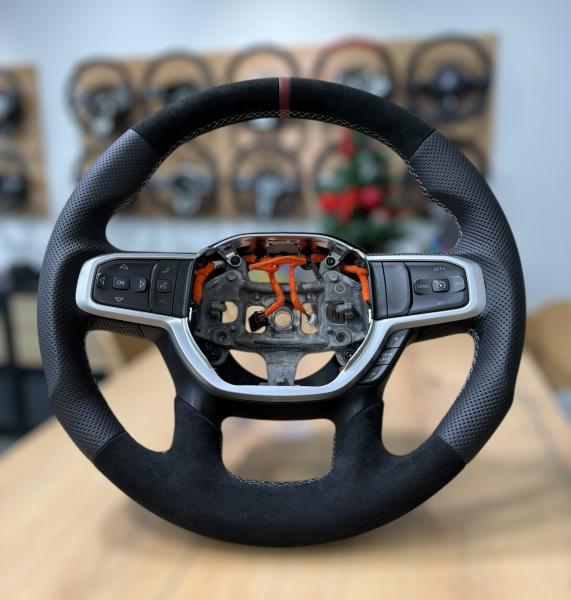 Dodge RAM 1500 TRX Lenkrad neu beziehen